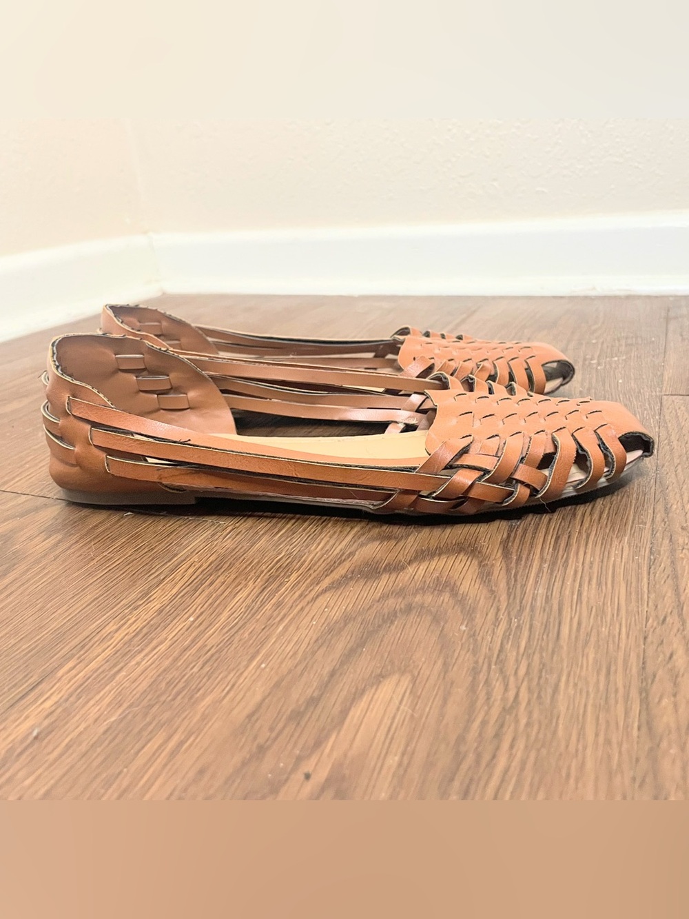 Old Navy Brown Woven Huarache Fisherman Flats Size 5 - Picture 2 of 9